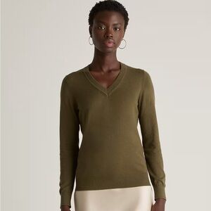 Quince Lightweight Cotton Cashmere V-Neck Sweater - Olive - Medium
